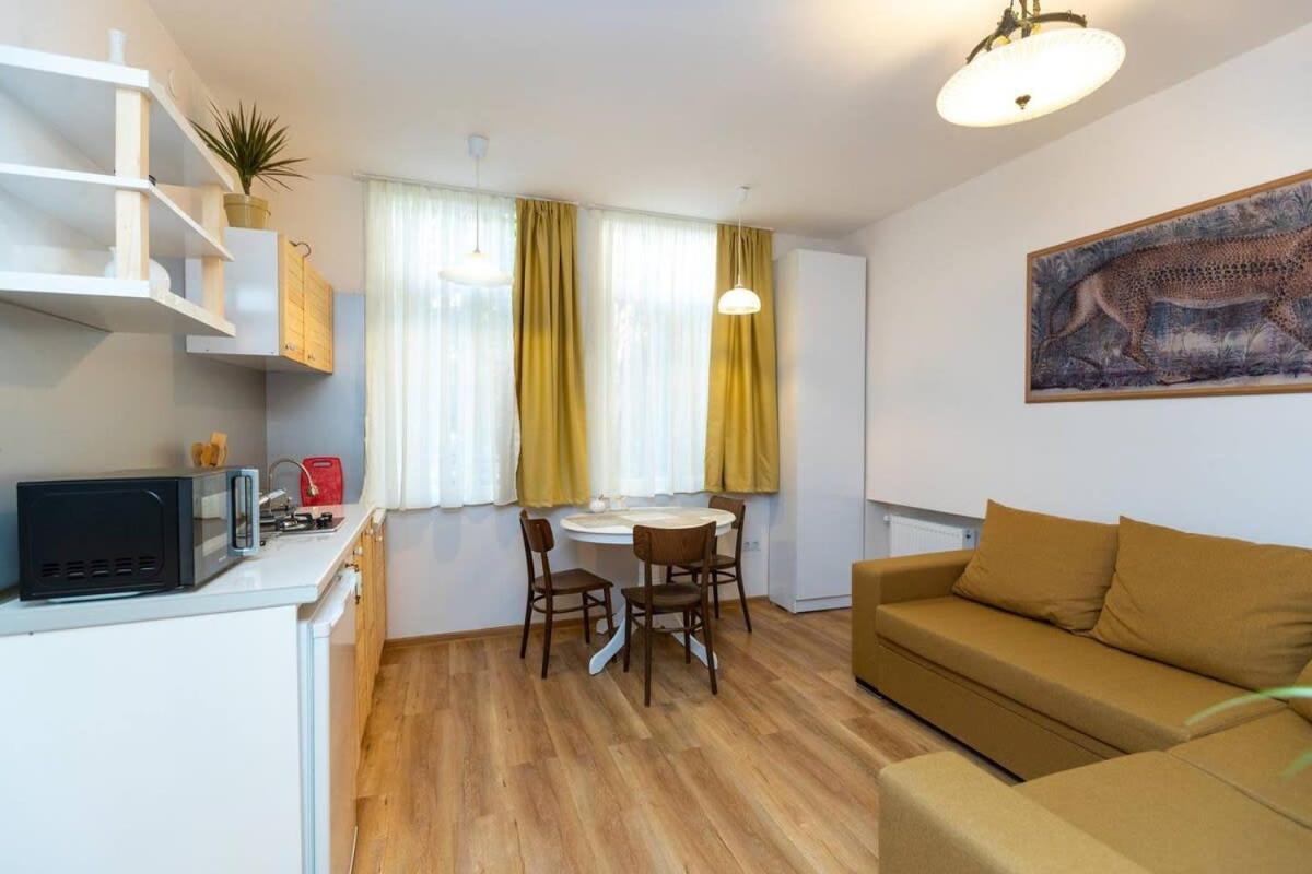 Wehost Liberty Square Apartments Tbilisi Exteriör bild